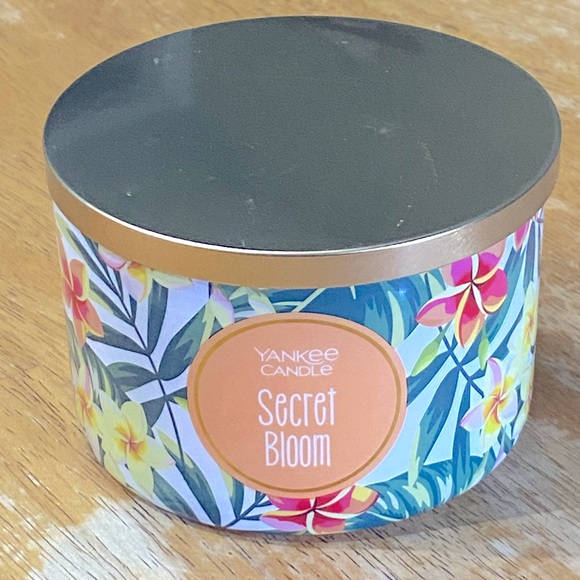 Yankee Candle Sweet Bloom Three Wick 18 oz Candle